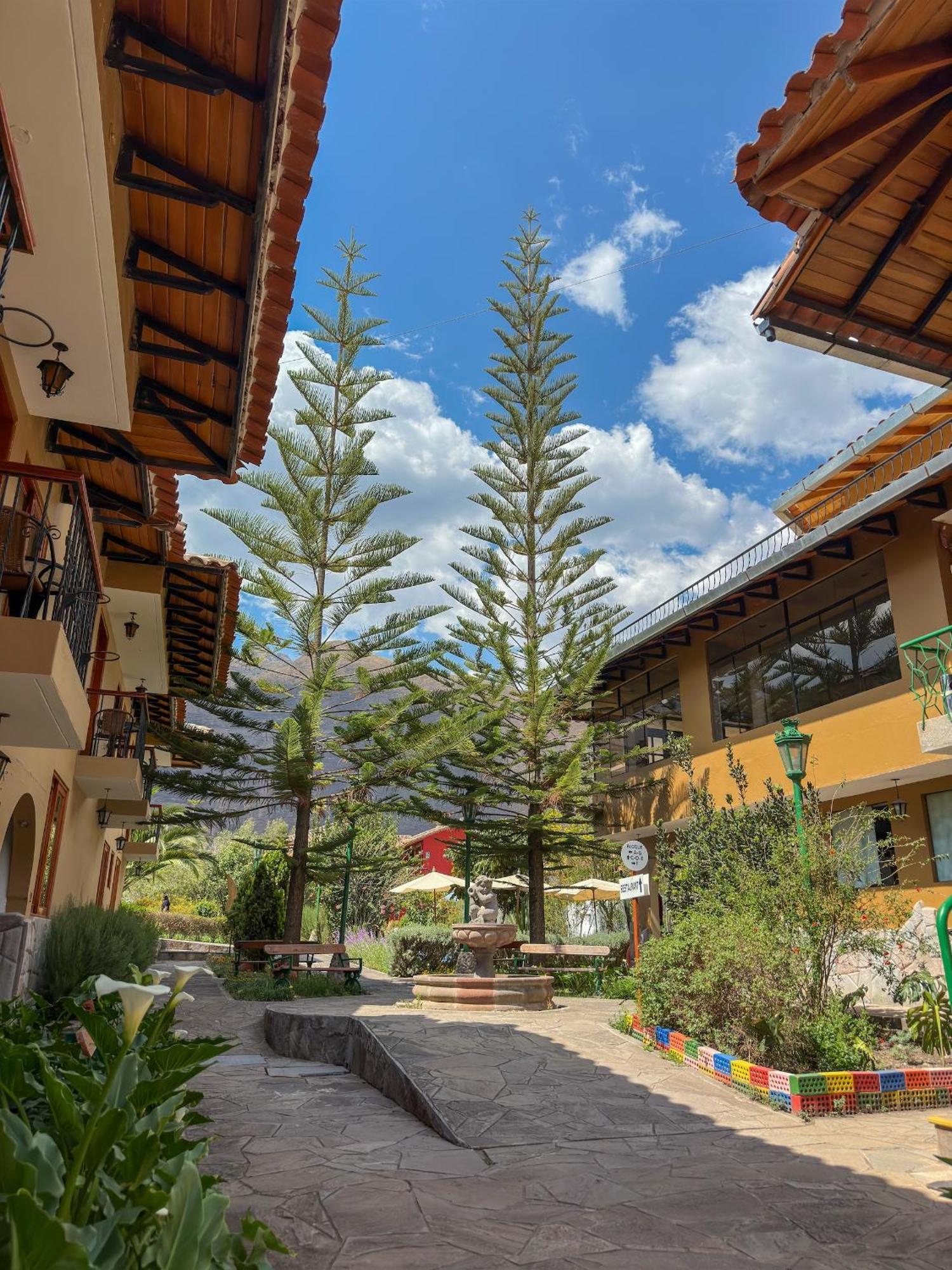 Hotel Mabey Urubamba Exterior photo