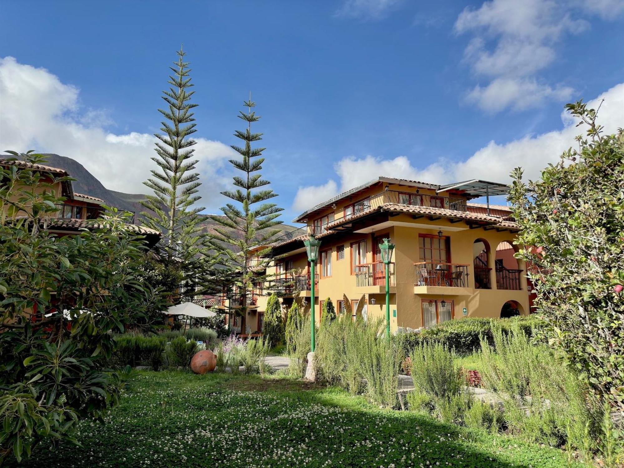 Hotel Mabey Urubamba Exterior photo