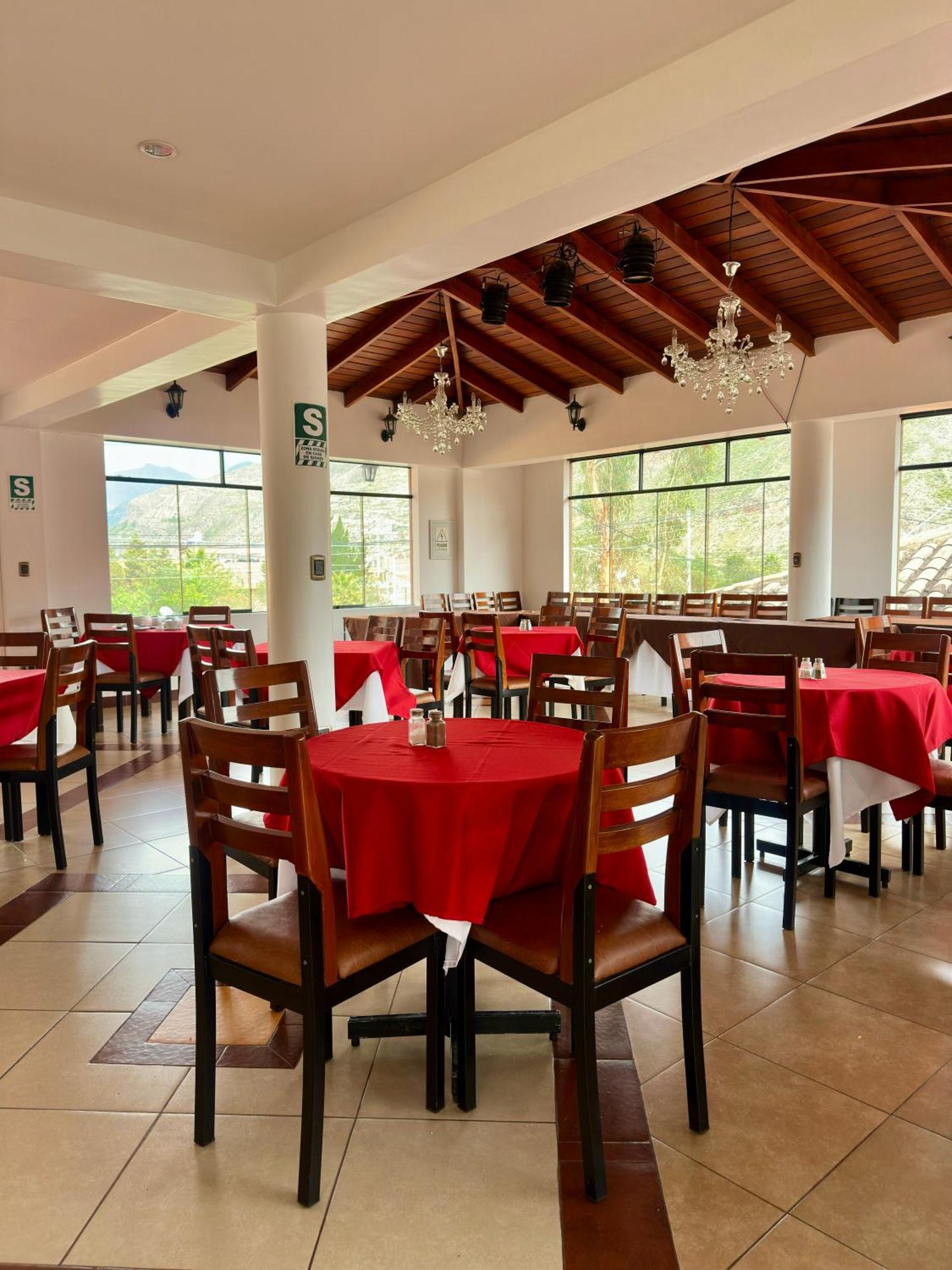 Hotel Mabey Urubamba Exterior photo