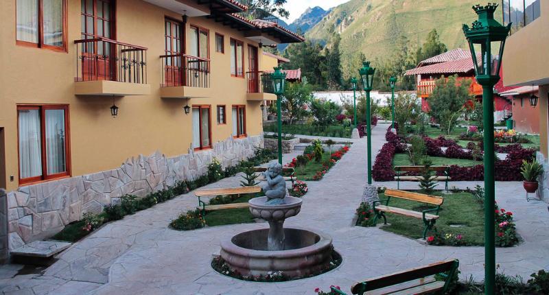 Hotel Mabey Urubamba Exterior photo