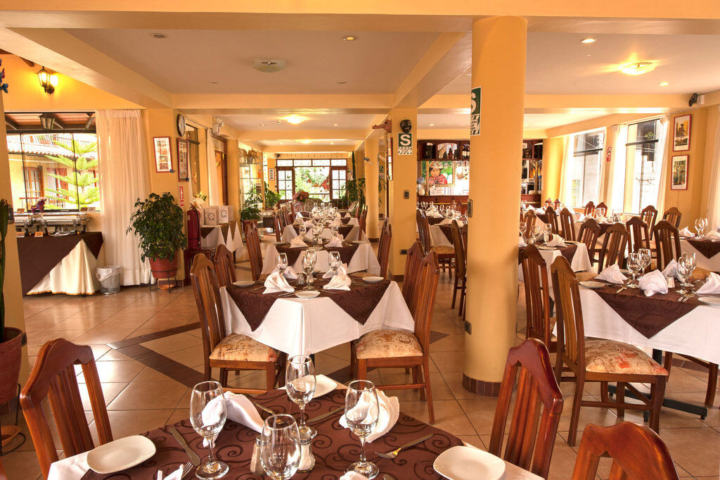 Hotel Mabey Urubamba Exterior photo